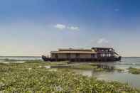 Exterior GuestHouser 3 BHK Houseboat 1b08