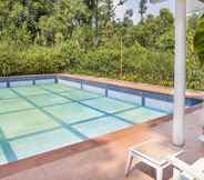 Swimming Pool 2 GuestHouser 1 BR Bed & Breakfast