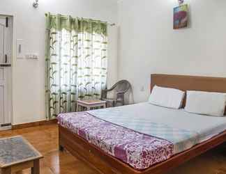 Kamar Tidur 2 GuestHouser 1 BR Bed & Breakfast