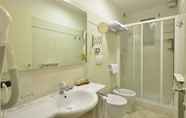 In-room Bathroom 3 Hotel Liliana Diano Marina