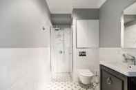 In-room Bathroom Homewell Apartments Dominikańska