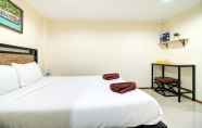 Kamar Tidur 5 Red Pin Inn