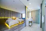 Bedroom 9H Hotel