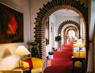 Sảnh chờ 2 CAREA Schlosshotel Domäne Walberberg