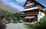 ภายนอกอาคาร 2 Auberge Du Pont De L'Alp