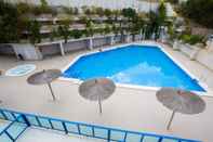 สระว่ายน้ำ Alicante Hills 2 Bedroom Apartment with terrace