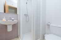 In-room Bathroom Alicante Hills 2 Bedroom Apartment with terrace