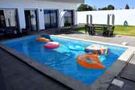 Swimming Pool Limo's House