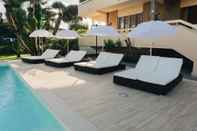 Kolam Renang B & B Resort La Magnolia