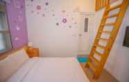 Bilik Tidur 6 Colorful B&B