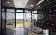 Toilet Kamar 7 Sky High