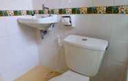 Toilet Kamar 2 Malee's Nature Lovers Bungalows