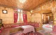 Entertainment Facility 6 GuestHouser 3 BHK Houseboat d520