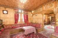 Kemudahan Hiburan GuestHouser 3 BHK Houseboat d520