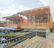 Ruang Umum 3 GuestHouser 3 BHK Houseboat d520