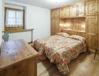 Bedroom 2 Villa Lacedel