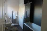 In-room Bathroom Craigard B&B