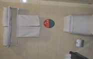 In-room Bathroom 4 GreenTree Inn LinYi Lanshan District LinXi No.11 Road Express Hotel