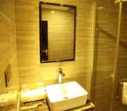 In-room Bathroom 5 GreenTree Inn BengBu GuZhen GuYang Road Experimental Middle School Express Hotel