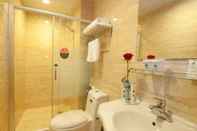 In-room Bathroom GreenTree Inn PuNing International Commodity City Hotel