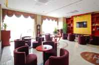 Bar, Cafe and Lounge GreenTree Inn LiuAn Huoshan County Economic Development Zone Hotel