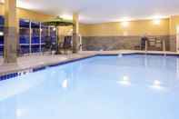 Swimming Pool GrandStay Hotel & Suites Spicer