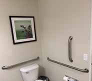 Phòng tắm bên trong 3 GrandStay Hotel & Suites Spicer