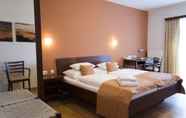 Bedroom 7 Hotel-Restaurant Staribacher