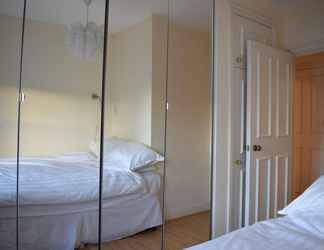 Bedroom 2 Cozy 1 Bedroom Flat near Primrose Hill