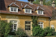 Exterior Newmarket Cottage