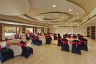 Functional Hall Lemon Tree Hotel Baddi