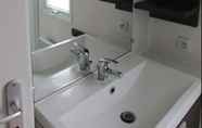 In-room Bathroom 7 Camping Harrobia