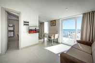 Ruang untuk Umum Hotel Capri & Residence