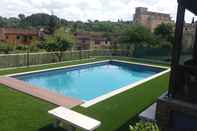 Swimming Pool Hotel la Pace