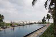 Hồ bơi Ocean Resort 4 Bedrooms Danang Living