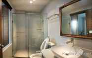 In-room Bathroom 6 Newlife Apartment Hanoi 2