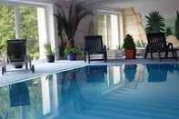 Swimming Pool Landhotel Tannenhof