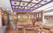 Lobby 5 GuestHouser 3 BHK Houseboat 147b