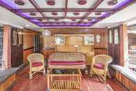 Lobby GuestHouser 3 BHK Houseboat 147b