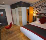 Bedroom 2 Sleeperz Hotel Dundee