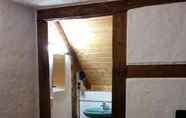 In-room Bathroom 7 Pension Zum Alten Schulhaus