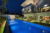 Swimming Pool 5 Bedrooms Villa Bacardi