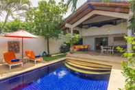 สระว่ายน้ำ 2 Bedrooms Villa Martini