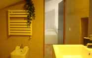 Phòng tắm bên trong 2 Navona Rooms with Hot Tub