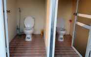 Toilet Kamar 5 Cindy Homestay - Hostel