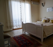 Bedroom 3 Piano Rooms Selimiye - Adults Only