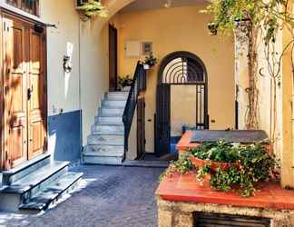 Exterior 2 Cuore di Sorrento Suites