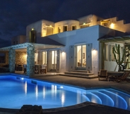 Kolam Renang 4 DreamLike Villas Mykonos