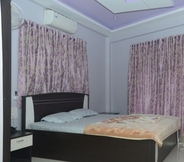 Bedroom 3 HariS Hotel Seawood