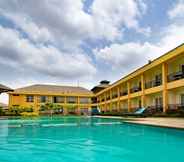 Swimming Pool 2 Tropical Retreat Luxury Resort and Spa